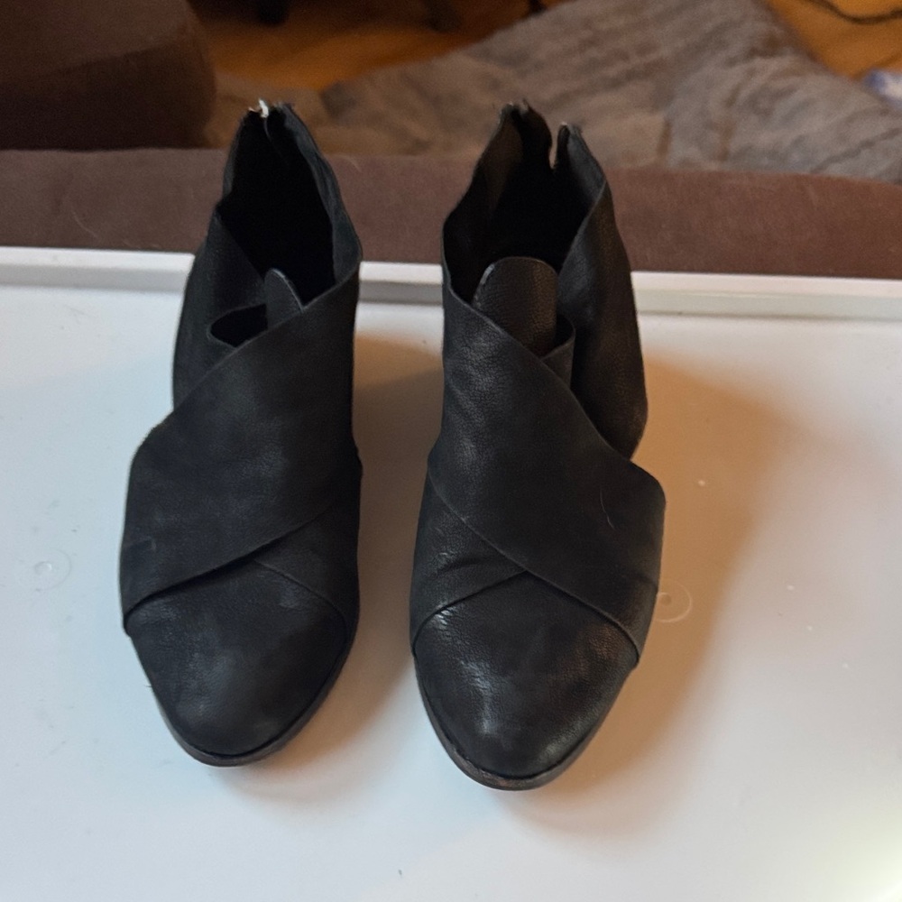 Eileen Fisher Black Ankle Booties